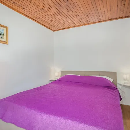 2 Bedroom Cozy In * Dobrinj