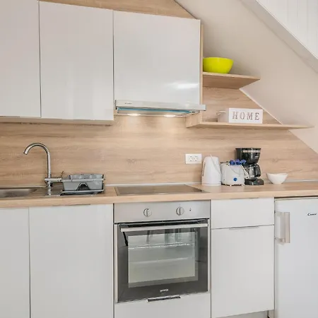 2 Bedroom Cozy In Dobrinj