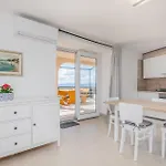 2 Bedroom Cozy In Prázdninový dům *