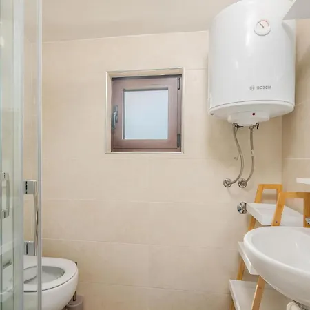Hébergement de vacances 2 Bedroom Pet Friendly In Dobrinj