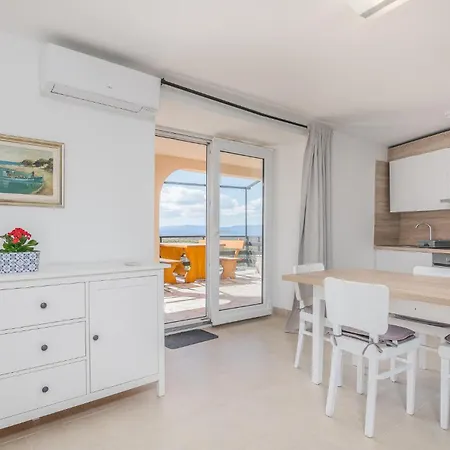 2 Bedroom Cozy In Prázdninový dům *