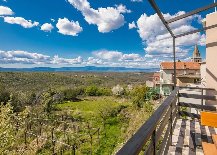 Amazing In With Wifi Feriehus Dobrinj